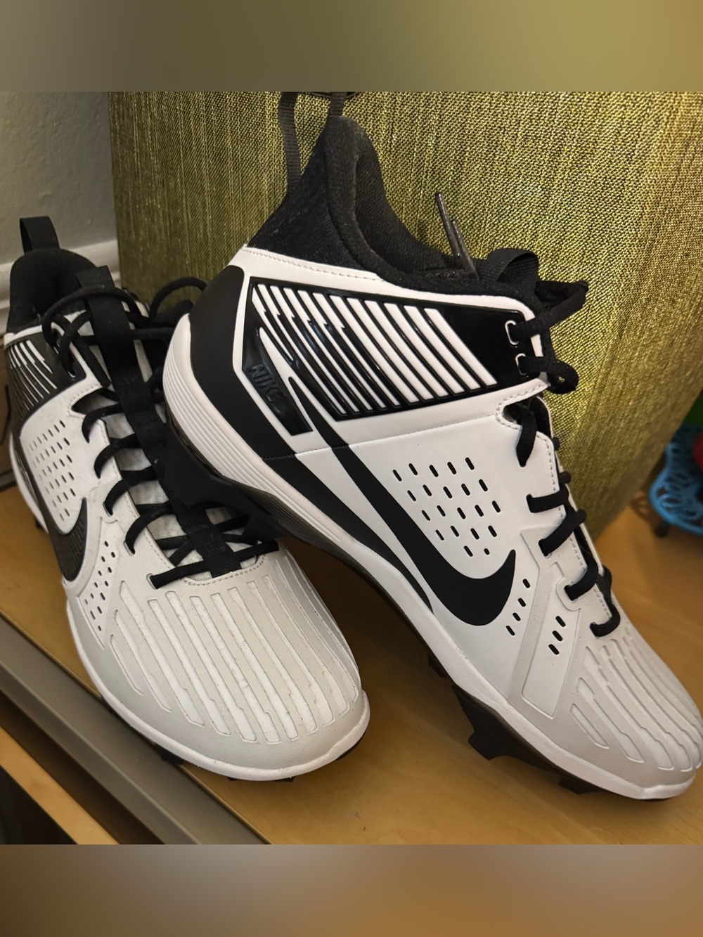 Nike Savage Force 3 Football cleats